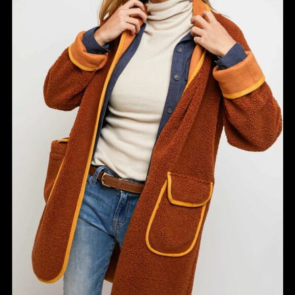 Davi & Dani size M Leading The Way Front Pocket Teddy Jacket - Camel Shacket - Picture 1 of 13